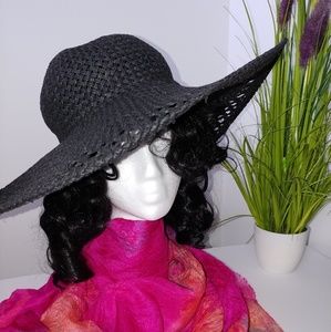 👒H & M Black Straw Hat by Divided